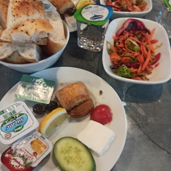 Yakamoz Boğaz Tur Yerine Gelmeyen Sözler