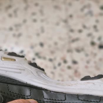 Skechers Ayakkabısına Sahip Çıkmıyor, Sürekli Müşteride Hata Buluyor