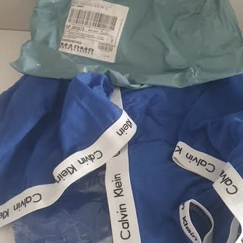 Calvin Klein Beklenen Ürün Farklı Geldi: Renk Ve Marka Sorunu