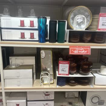 English Home Çalışanları Alaycı Ve Yanlış Etiketli Ürünleri