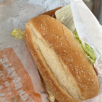 Burger King Yakışanı Yaptı Küflü Ekmek Gönderdi