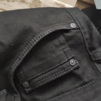 Mavi Üretim Hatası Pantolon Gönderdi.