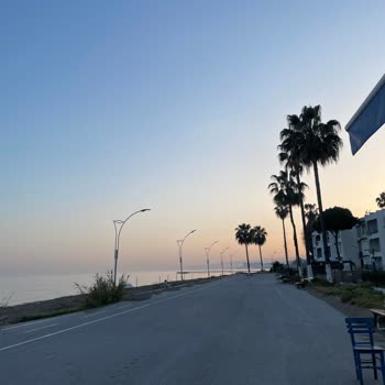 Mersin Büyükşehir Belediyesi Kargıpınarı Sahil Aydınlatmaları Yanmıyor