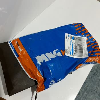 MNG Kargo Cam Kırıkları Dolu Paket Teslimi
