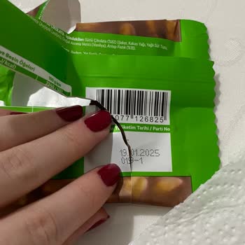 Harras Antep Fıstıklı Sütlü Çikolatadaki Pis Koku