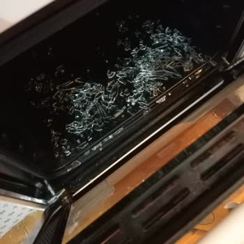 Simfer Fırınlı Ocağın Fırının Camı Patladı