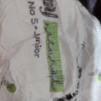 Sleepy Bebek Bezi Paketlerinin İçinden Çıkan Yırtık Bezler