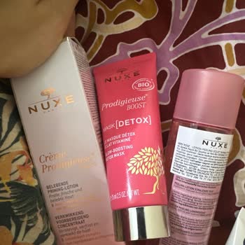 Nuxe Eczanede Satış Danışmanına Denk Gelmek...