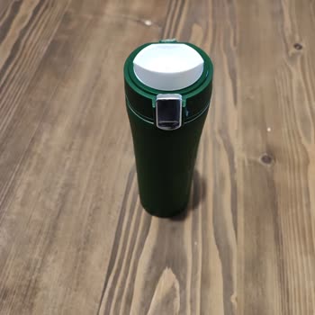 Kahve Dünyası Yeşil Termos Kapak Kısmının Kırık