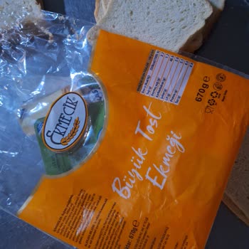 BİM Küflü Tost Ekmeği