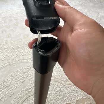 PHILIPS Ev Aletleri Philips Dikey Süpürgem Hali Süpürürken Bir Anda Kırıldı!