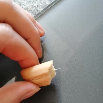Eti Cici Bebe İçinden Çıkan Plastik