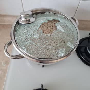 BİM Kirik Cam Kapak