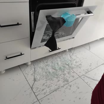 Kumtel Fırın Camının Patlaması