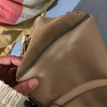 Elle Ayakkabı Süet Çantada Renk Değişimi