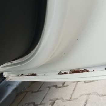 Citroen C4 Cactus Kronik Kapı Paslanması