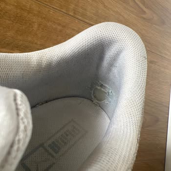 Puma Marka Ayakkabı İç Topuk Yırtılması