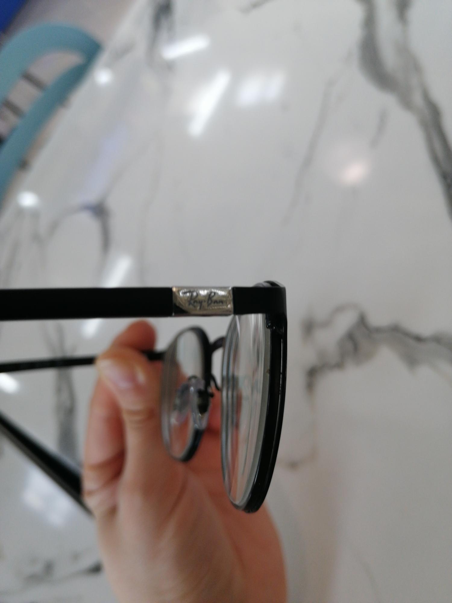Ray-Ban case and Sunglasses- cracked lens Where to sell used ray-ban glasses? main image 3