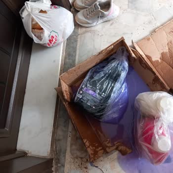 Hepsiburada Jet Kargomu Kapıya Atıp Kaçmışlar