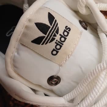 Ebosneakers Pişmanlıktır Kalite Yerde