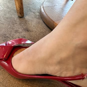 Mango'dan Aldığım Ayakkabı Giydikten İki Saat Sonra Yırtıldı.