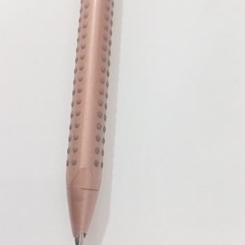 Faber Castell Grip 2010 Kalemin Uç Kısmı Kırıldı