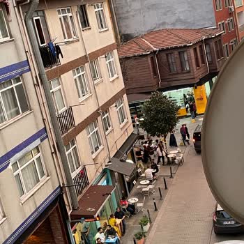 Kadıköy Belediyesi Kadıköy'de Kaldırımı İşgal Eden Kafe (Kadıköy Zabıtalığı'na)