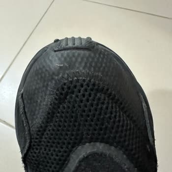 SuperStep Adidas Ozweego'nun Beklenmedik Yırtılma Sorunu