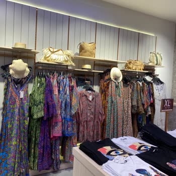 Tiffany & Tomato Kurumsal Mağazada Pazar Ürünü Satılıyor