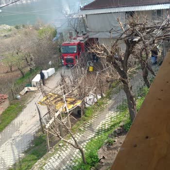 YEDAŞ Yolu Engelleyen Elektrik Direği