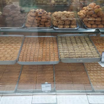 Carrefour SA'dan Aldığım Bozuk Baklava Midemi Bulandırdı.