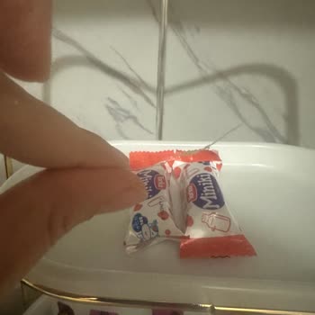 Torku Miniki Çikolatadan Plastik Bir Şey Çıktı