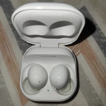 Samsung Buds 2 Yüz Güldürmüyor.