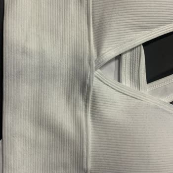 Gaus Butik Sürekli Kesinti Yaparak İnsanları Zarara Sokuyor.