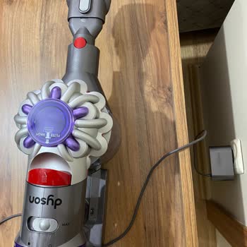 Dyson V8 Kırmızı Işık Uyarısı