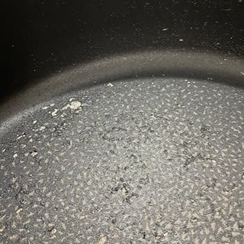 Tefal Tencere Kabarıp Kaplamasını Atıyor