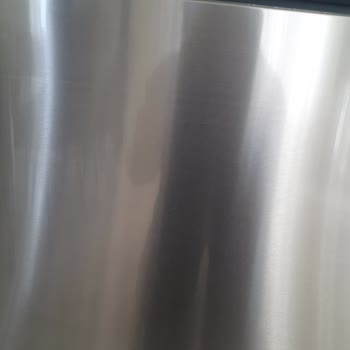 Bosch Dolabın Kapağında Renk Değişikliği Oldu