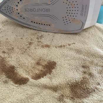 Arzum Buharlı Ütü Çamur Gibi Su Akıtıyor