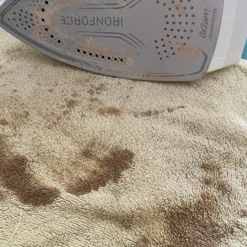 Arzum Buharlı Ütü Çamur Gibi Su Akıtıyor