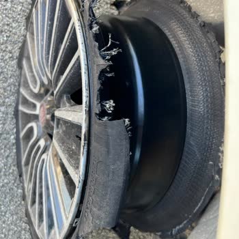 Goodyear Parçalanan Hatalı Lastik