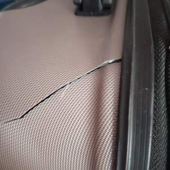 Ajet (Anadolu Jet) Kırık Valiz