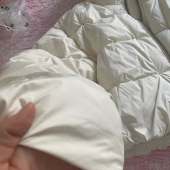 Gardrops Dan Aldığım Montun Kirli Ve Kusurlu Gelmesi