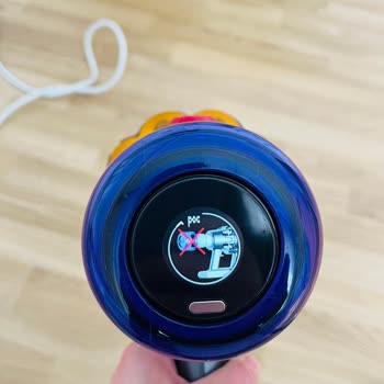 Dyson V12 Süpürgemin Filtre Garanti Süresi 1 Yıl Deyip Değiştirilmiyor