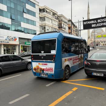İstanbul Minibüsçüler Odası Bebek Arabasına 2 Kişilik Para İstemesi