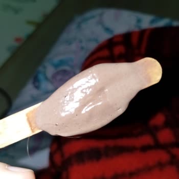 Algida Dondurmanın İçinden Beyaz Sarı Renginde Kadın Saçı Çıktı