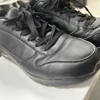 Skechers Bu Yırtık Benim Hatamdan Nasıl Olabiliyor.