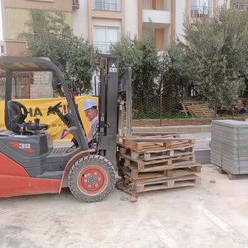 Mersin Büyükşehir Belediyesi Mersin Büyükşehir Belediyemizin Bize Yardımcı Olmasını Diliyorum