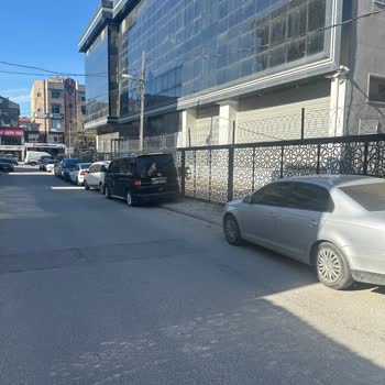 Ümraniye Belediyesi Kaldırımlara Araç Park Edilmesi