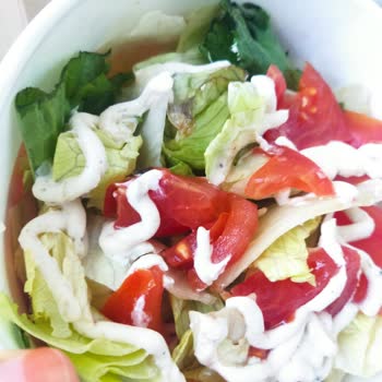 Usta Dönerci Solucanlı Salata Ve Çürük Ürünlerle Hayal Kırıklığı