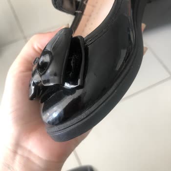 Ayakkabı Dünyası Kızıma Aldığım Ayakkabıda Çizikle Vuruklar Olması
